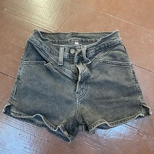 High waisted Grey Levi’s shorts